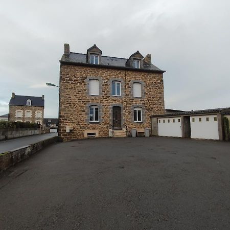 Le Petit Melorien Apartment Saint-Méloir-des-Ondes Екстериор снимка