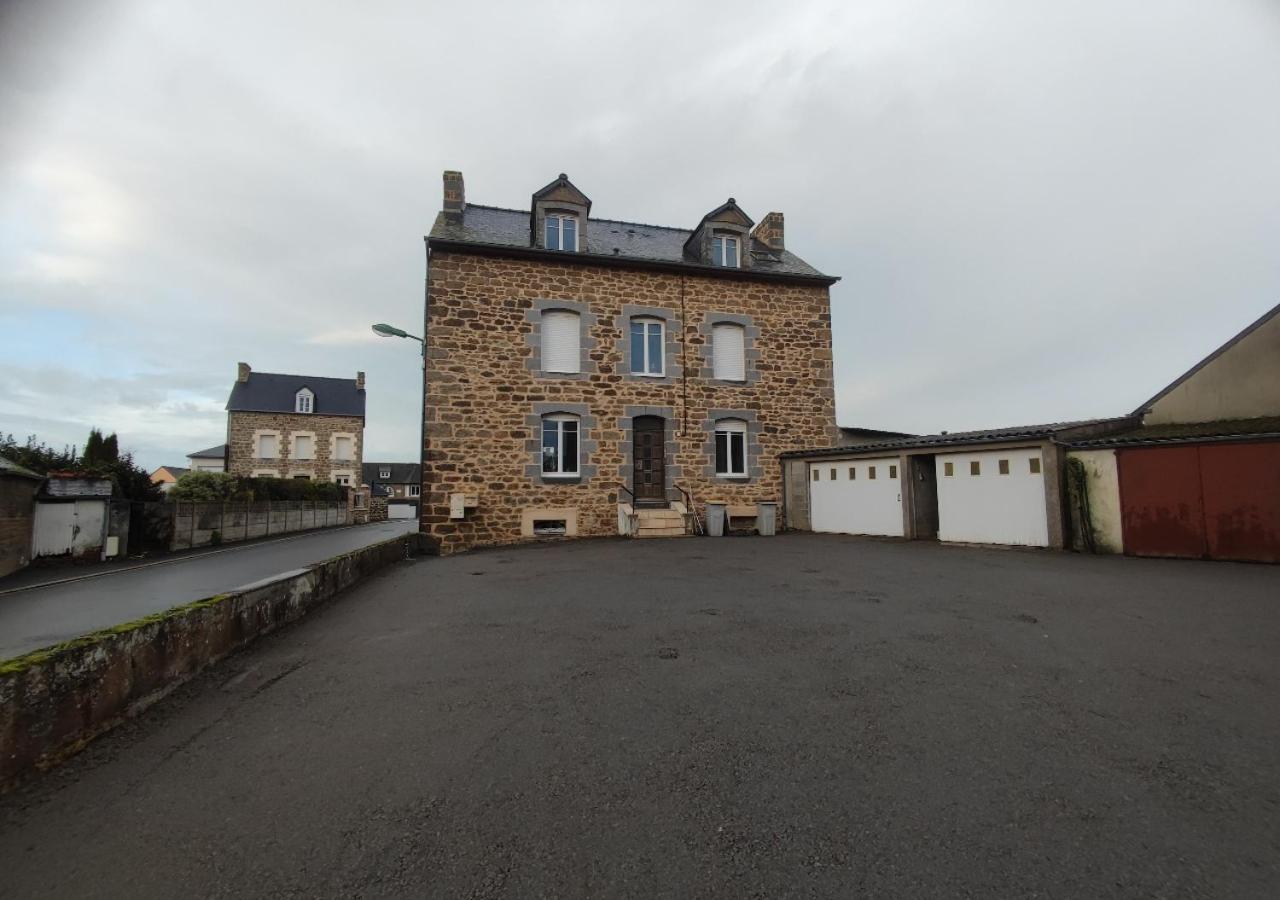 Le Petit Melorien Apartment Saint-Méloir-des-Ondes Екстериор снимка